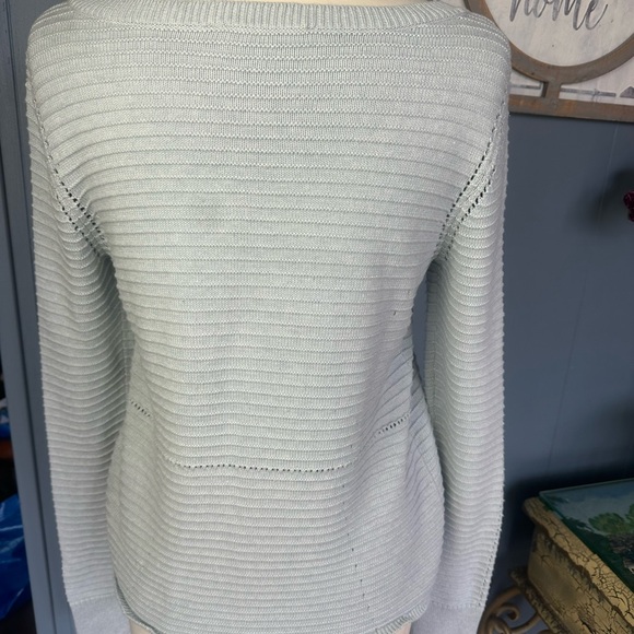 WHITE + WARREN Light Blue Sweater. Sz M. Gorgeous and Unique elaborate Design - Picture 3 of 9